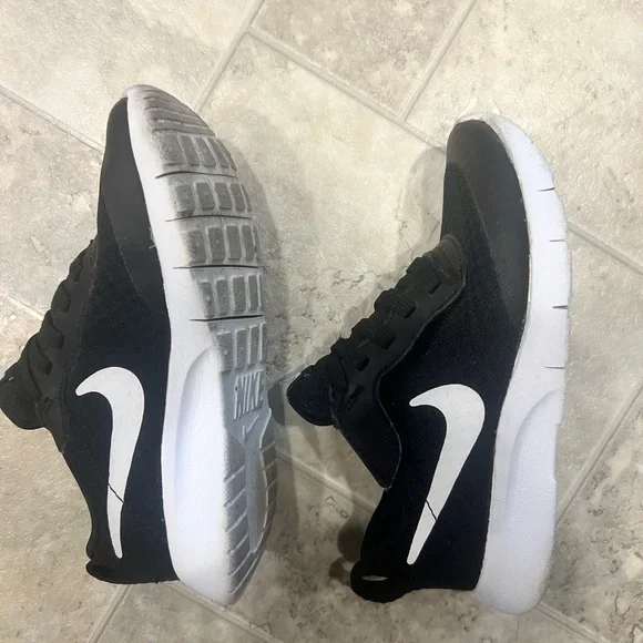 Boys kids toddler children NIKE shoes black 10.5 C - Picture 2 of 7